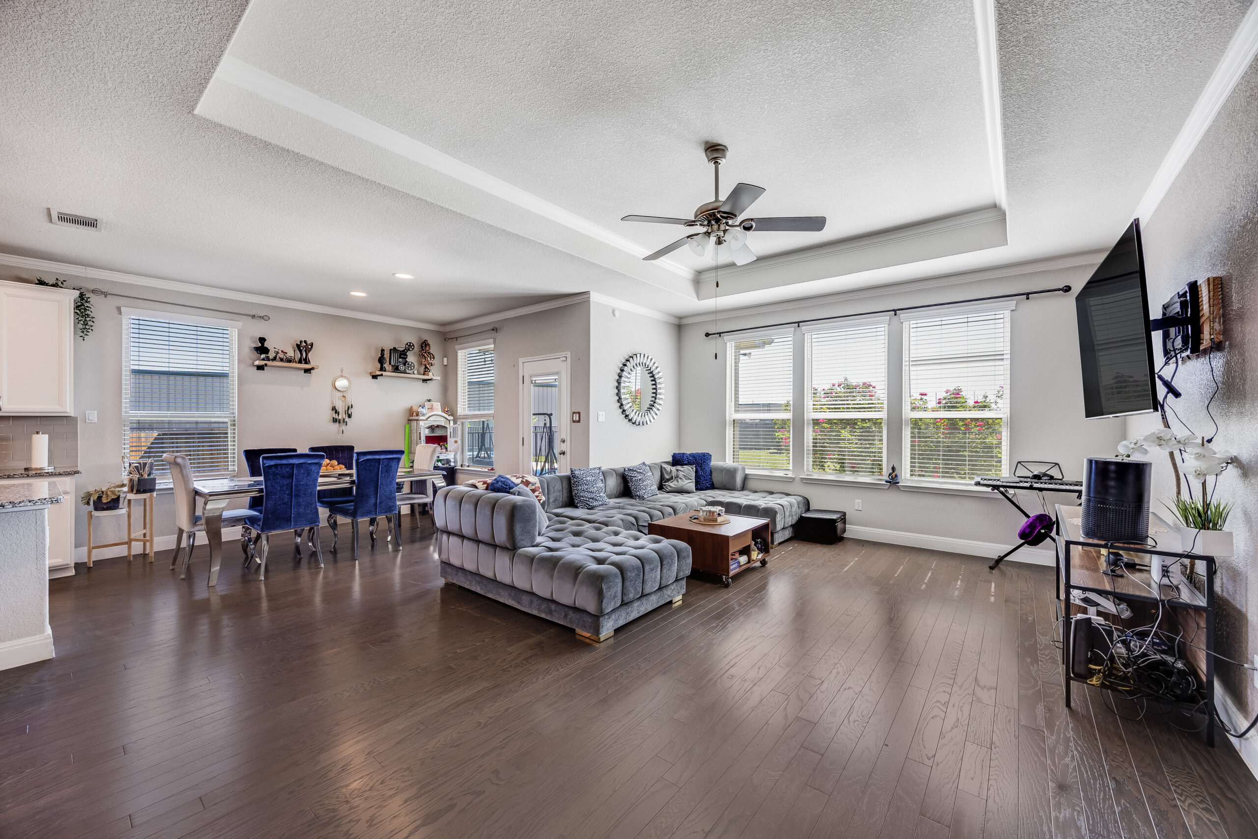 7322 Loggia Pl