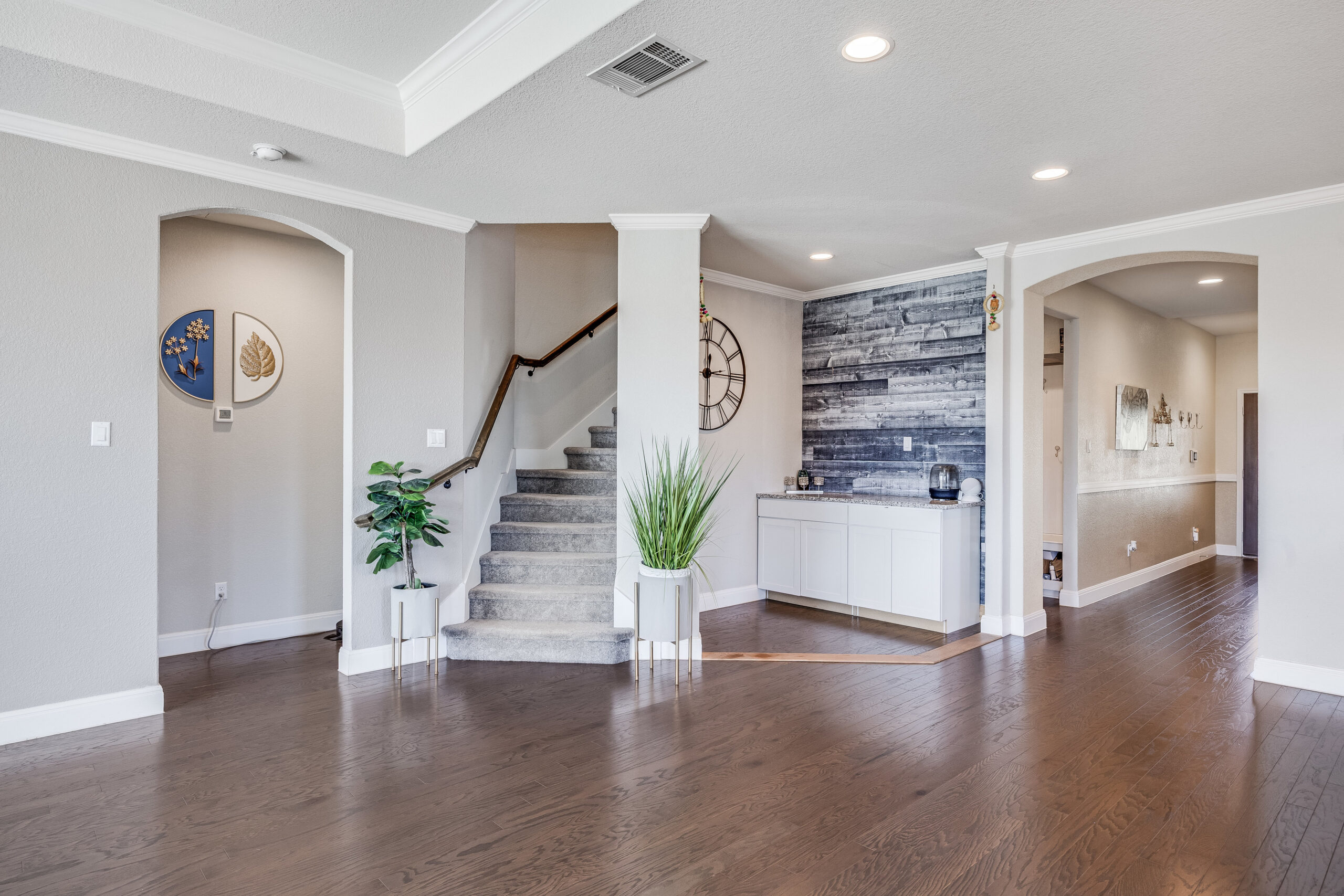 7322 Loggia Pl
