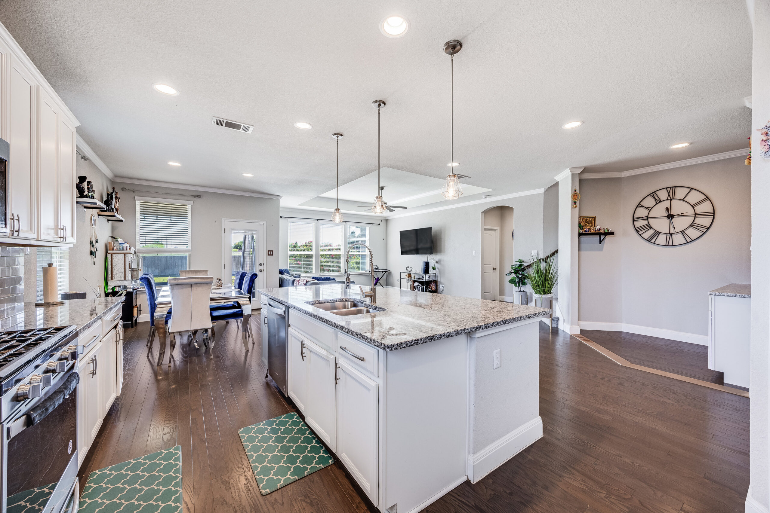 7322 Loggia Pl