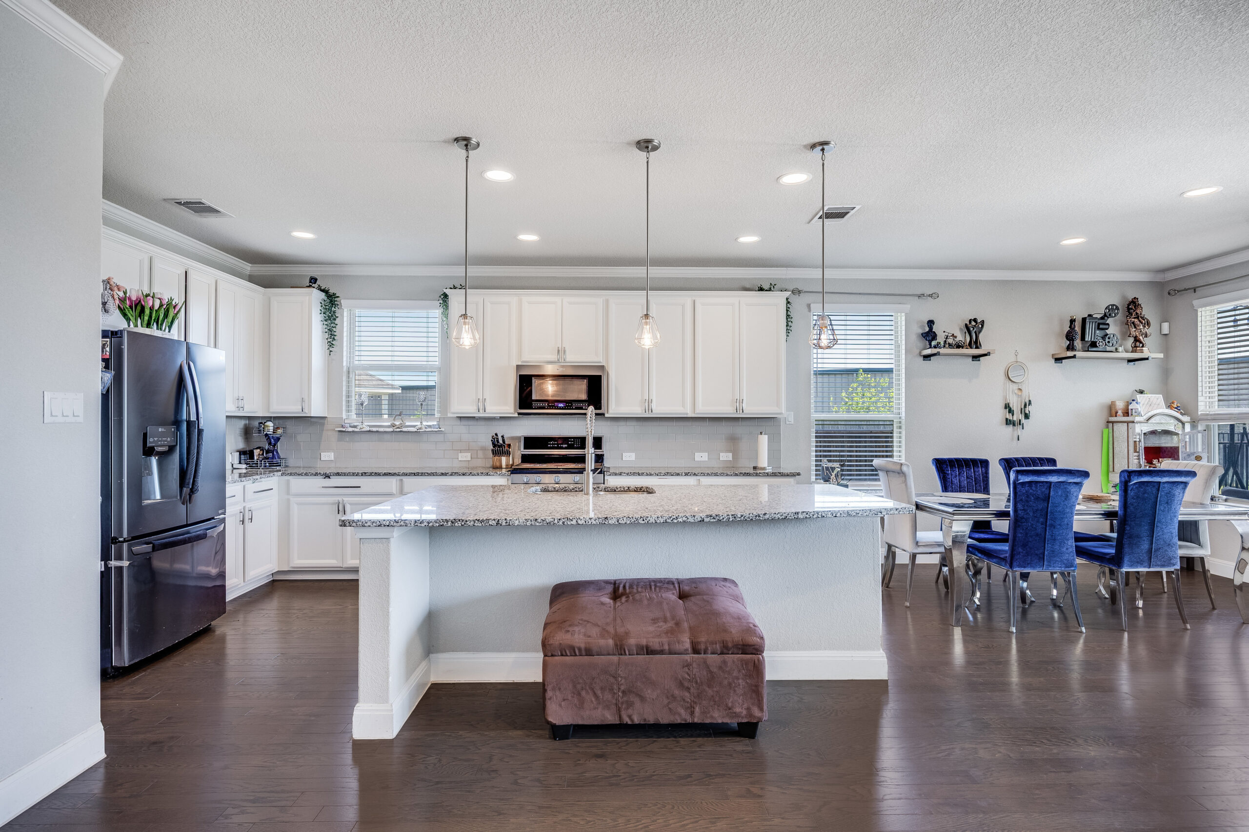 7322 Loggia Pl