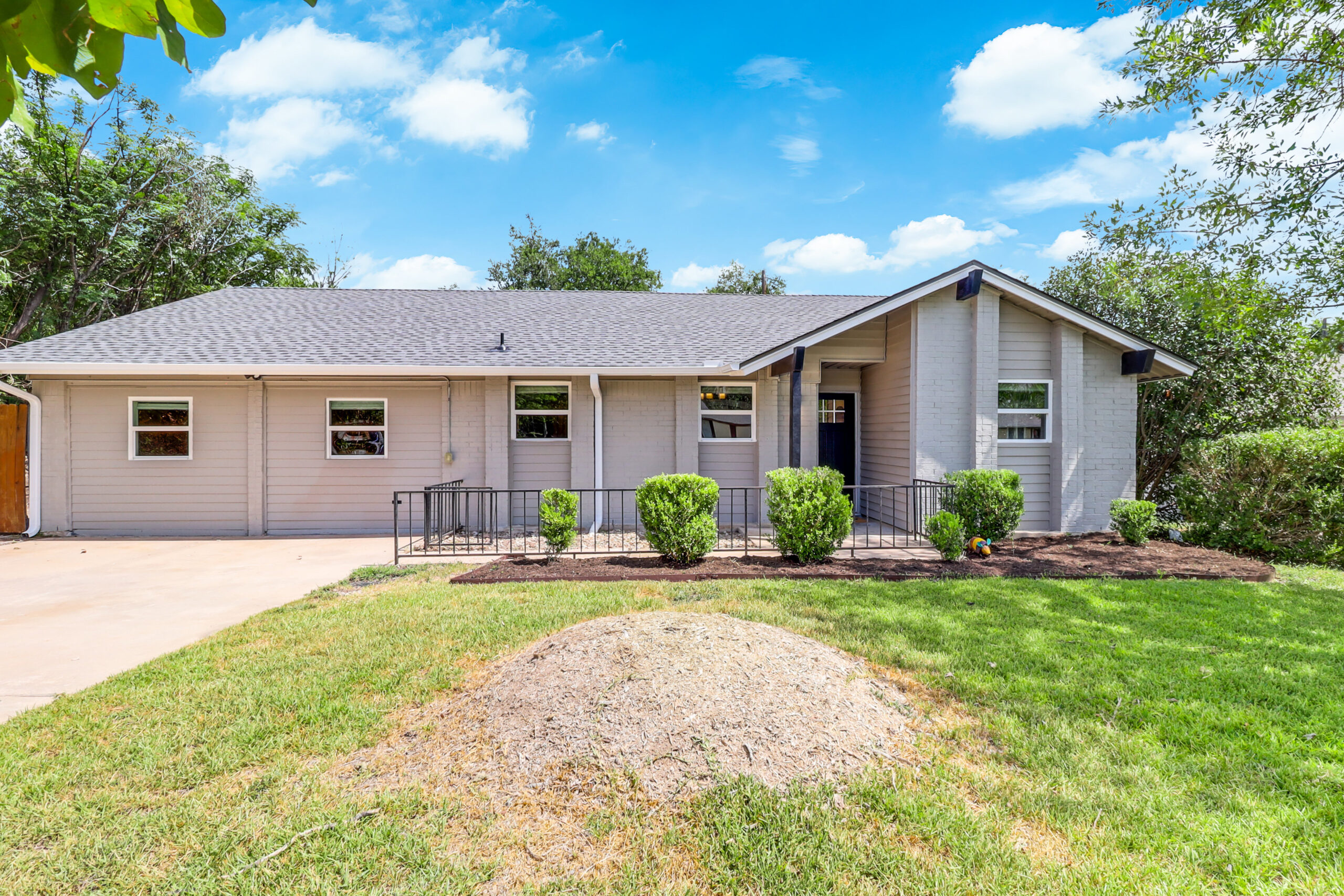 4915 Broadhill Drive
