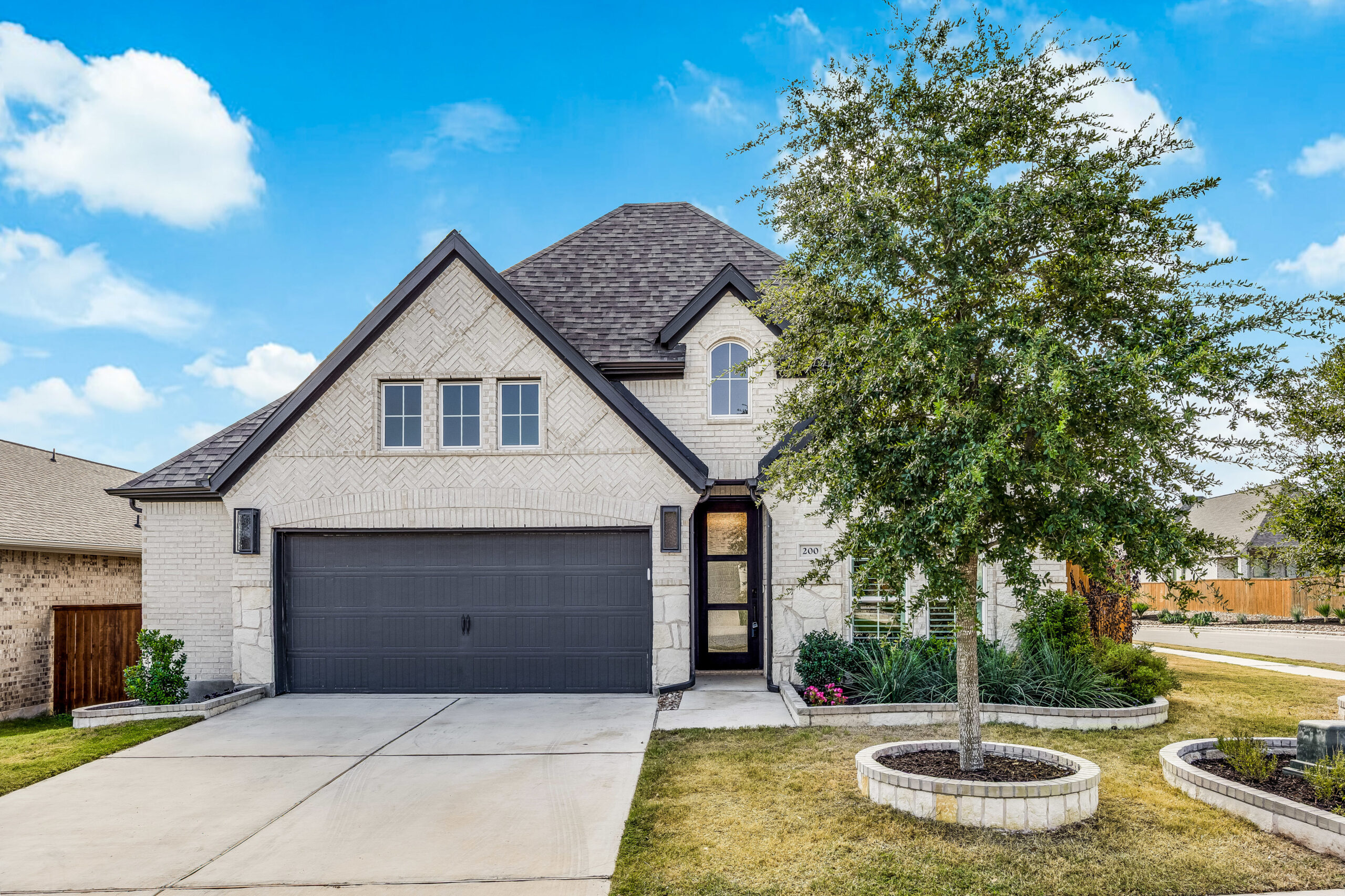 200 Green Knoll Lane
