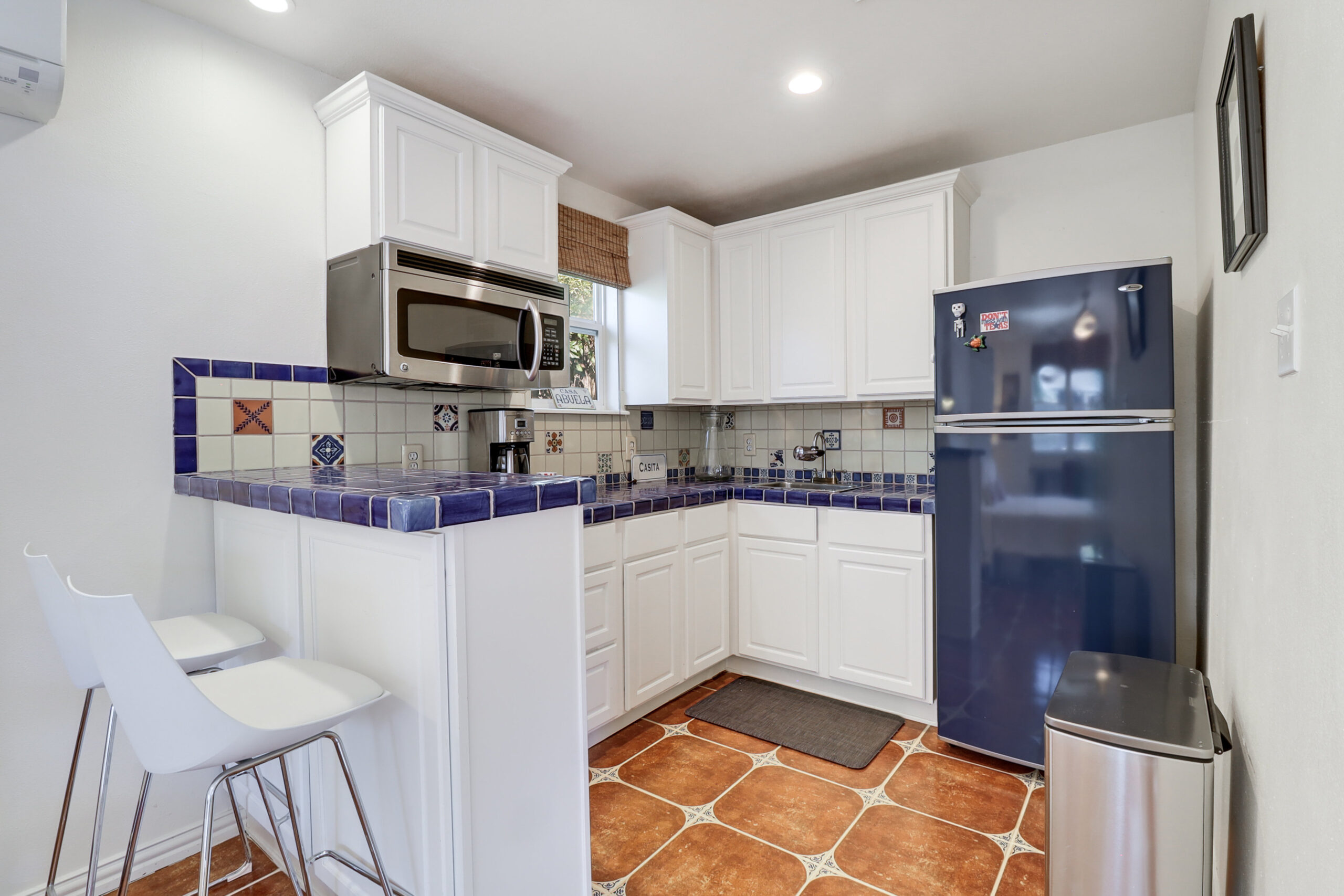 2908 Perry Ln