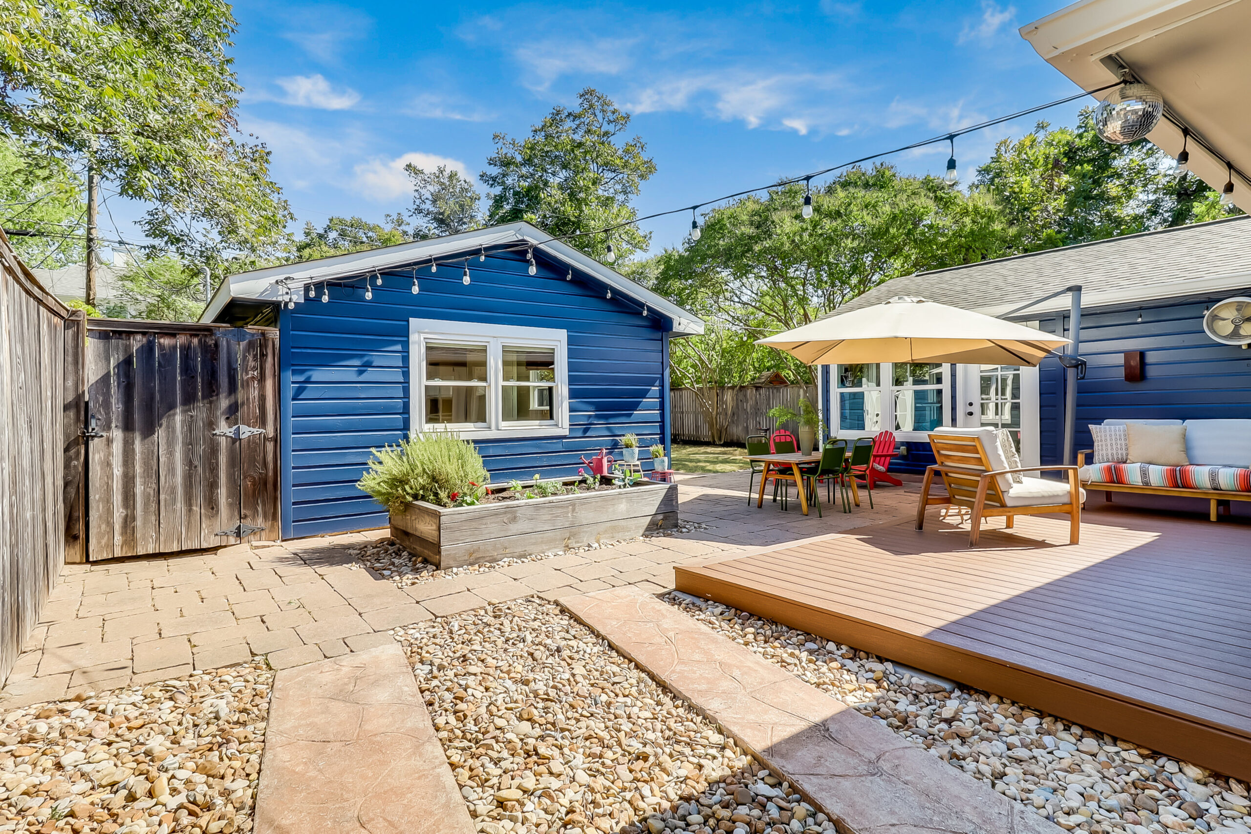 2908 Perry Ln