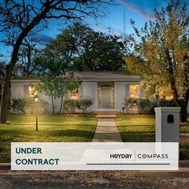UNDER CONTRACT!
Buyer Represented by @clairetherealtor.atx

✔️ Updated in Westover Hills
✔️ Corner lot with mature Oak Heritage trees
✔️ Spacious backyard oasis