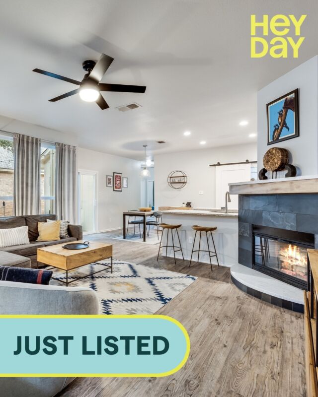 JUST LISTED! 
922 Thackeray Lane

3 BD | 2 BA 
Offered for $360,000
Listed by @meredithalderson.heyday

Discover modern Texas living at its finest. This stunning home features a chef's kitchen with dual islands, open-concept living with custom fireplace, and private split bedrooms. The backyard oasis boasts a majestic live oak and Cowboy Pool, backing to parkland with miles of trails. Minutes from Downtown Pflugerville and major highways – the perfect blend of luxury and location.