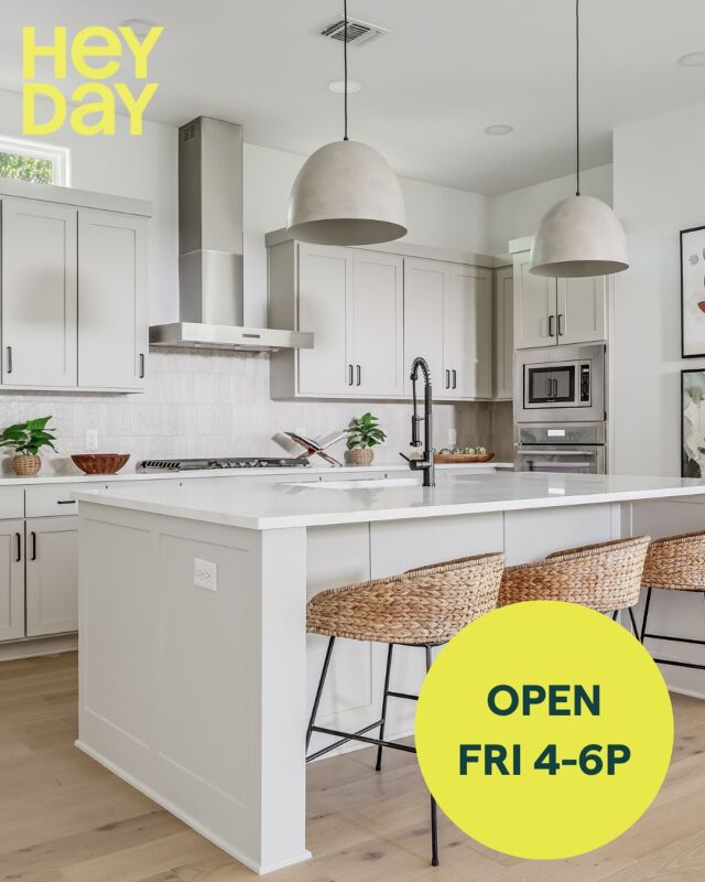 1809 Pasadena Drive
OPEN on Friday from 4-6PM
Kick off your weekend at this pristine Crestview home!
4 BD | 3.5 BA | 2,597 SQFT
Fully renovated in 2025