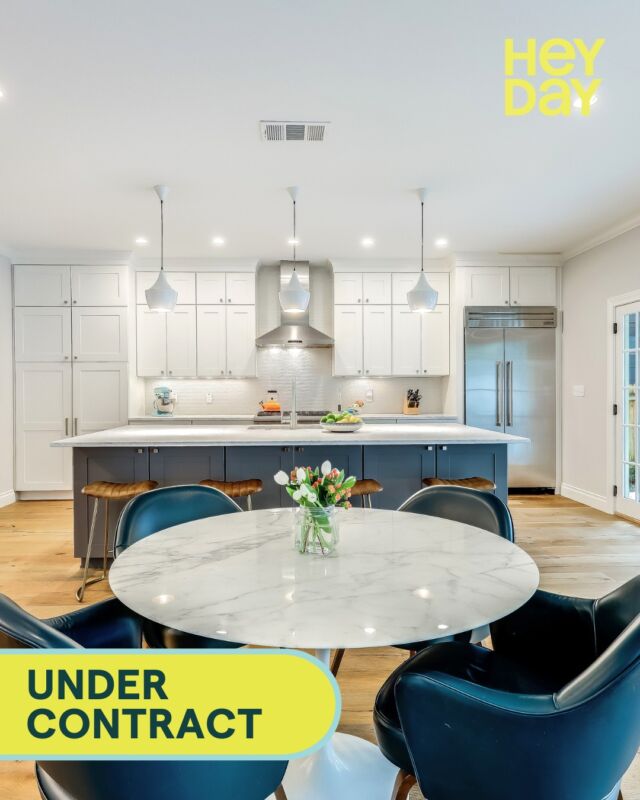 UNDER CONTRACT!
Seller Represented 📍Tarrytown
Listing agent: @meredithalderson.heyday
✔️ Primary suite with spa-inspired bathroom featuring soaking tub and steam shower
✔️ Butler's pantry connecting kitchen to formal dining room surrounded by windows
✔️Flexible first-floor space perfect for office, playroom, or fifth bedroom