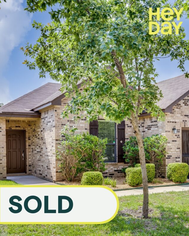 Recently SOLD! 
Buyer Represented

This charming, move-in ready home went under contract after one weekend and multiple offers. Congrats to the new owners who will enjoy a quiet, private backyard and direct access to the trail—perfect for nature lovers. I’m grateful to my sellers for trusting me and putting in the work to get this home market-ready. It all paid off.