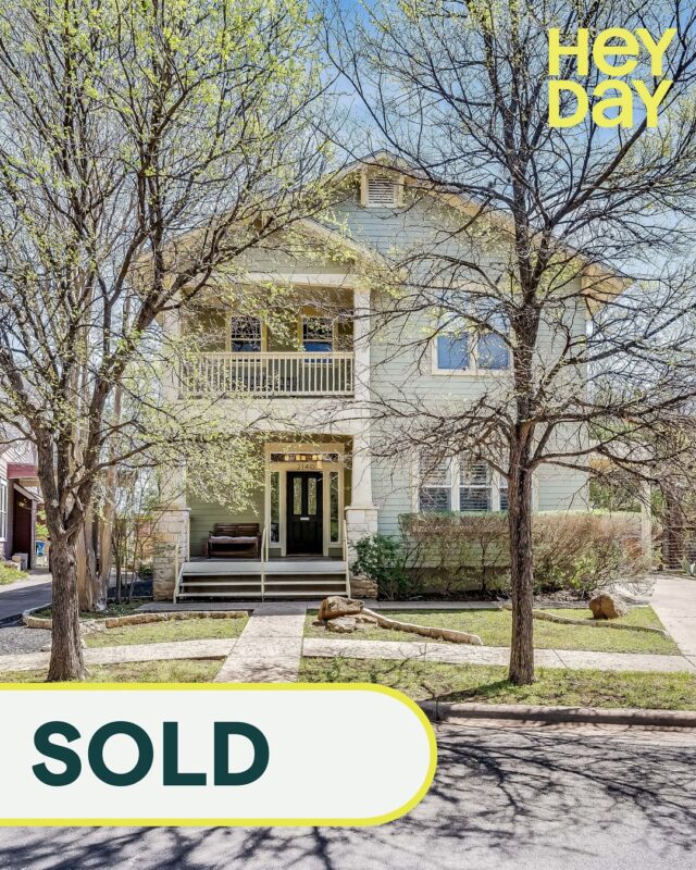 Just sold in the heart of South Austin!
Seller Represented by @realtorlisaharrell

Charming 3-bedroom Craftsman tucked away on Sage Creek Loop located in a hidden pocket of just 18 homes in 78704. Thoughtful design, natural light, and neighborhood charm made this one a standout. Huge thanks to our clients for trusting the process and leaning in with confidence through market shifts. Congratulations to the new owners—welcome to Travis Heights living!